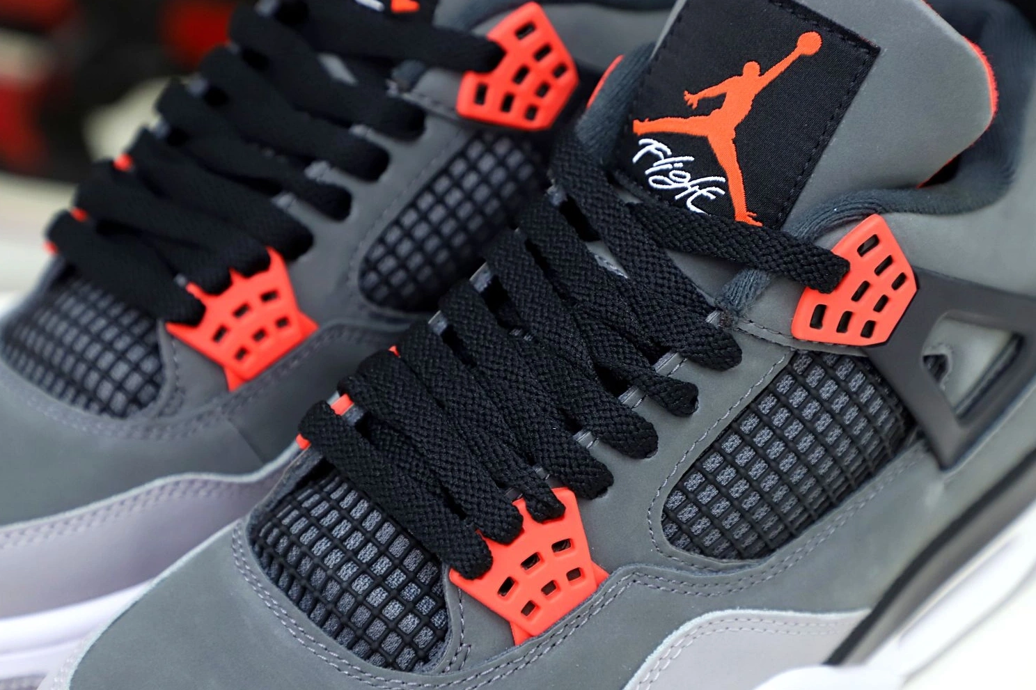 INFRARED AIR JORDAN 4 0215